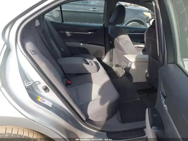4T1B11HK2JU578298 2018 TOYOTA CAMRY - Image 8