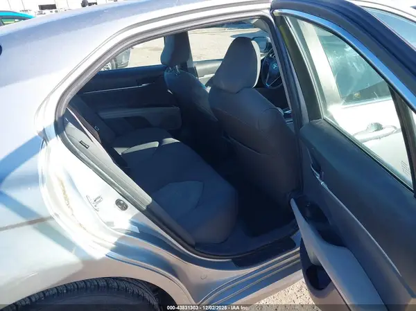 4T1B11HK2JU578303 2018 TOYOTA CAMRY - Image 8