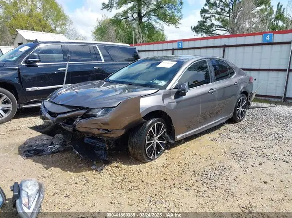 4T1B11HK2JU578575 2018 TOYOTA CAMRY - Image 2