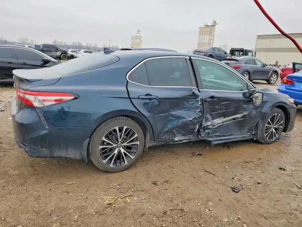 4T1B11HK2JU583078 2018 TOYOTA CAMRY - Image 2