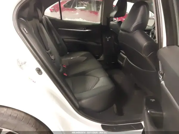 4T1B11HK2JU583131 2018 TOYOTA CAMRY - Image 8