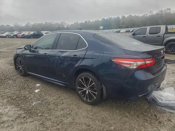 4T1B11HK2JU584067 2018 TOYOTA CAMRY - Image 2