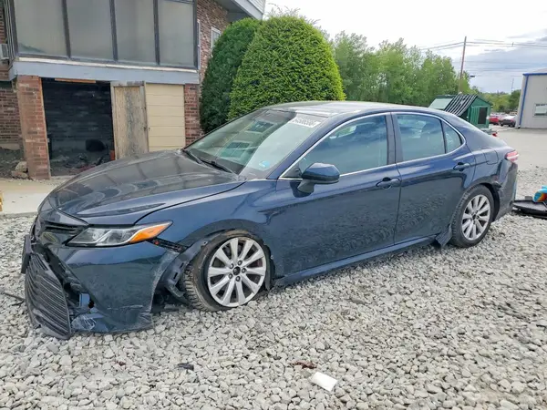 4T1B11HK2JU584733 2018 TOYOTA CAMRY - Image 1