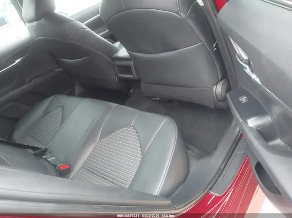 4T1B11HK2JU587275 2018 TOYOTA CAMRY - Image 8