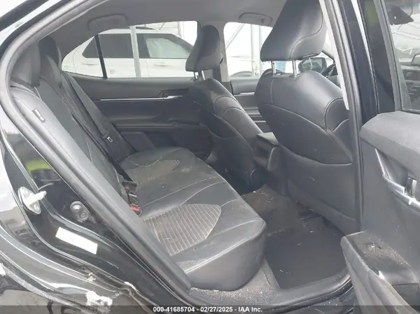 4T1B11HK2JU587406 2018 TOYOTA CAMRY - Image 8
