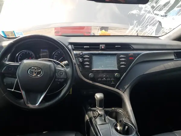 4T1B11HK2JU588393 2018 TOYOTA CAMRY - Image 8