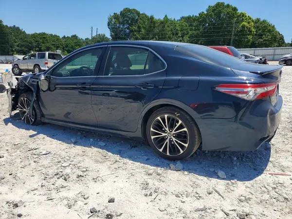 4T1B11HK2JU589365 2018 TOYOTA CAMRY - Image 2