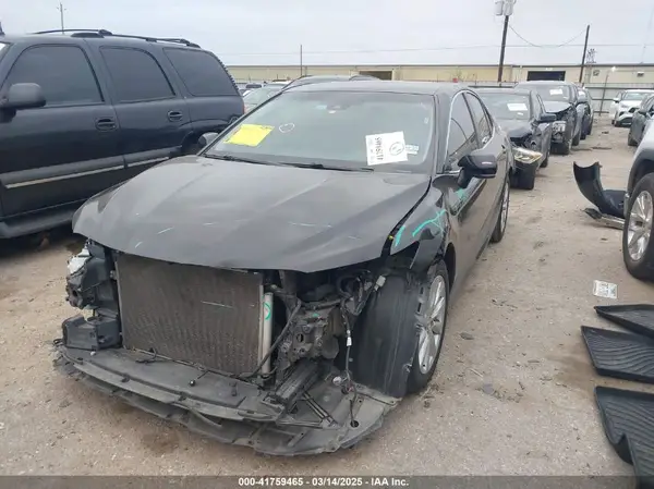 4T1B11HK2JU590130 2018 TOYOTA CAMRY - Image 2