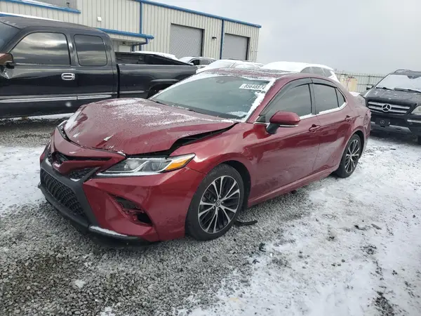 4T1B11HK2JU590368 2018 TOYOTA CAMRY - Image 1