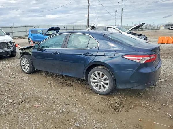 4T1B11HK2JU590497 2018 TOYOTA CAMRY - Image 2