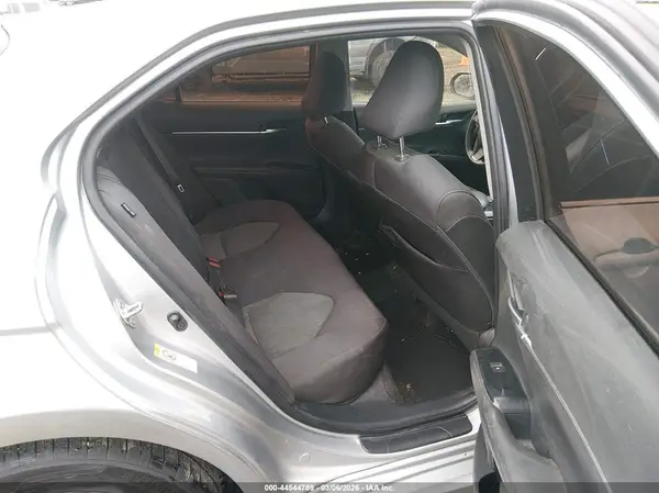 4T1B11HK2JU590757 2018 TOYOTA CAMRY - Image 8