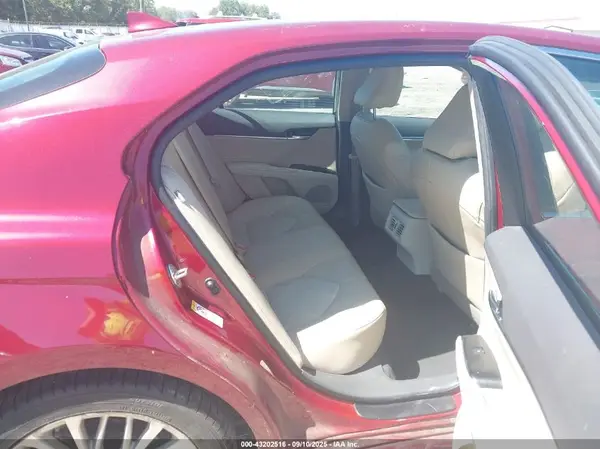 4T1B11HK2JU592699 2018 TOYOTA CAMRY - Image 8