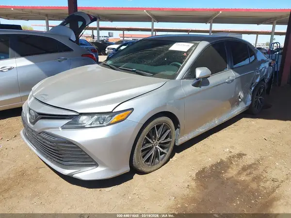 4T1B11HK2JU593786 2018 TOYOTA CAMRY - Image 2