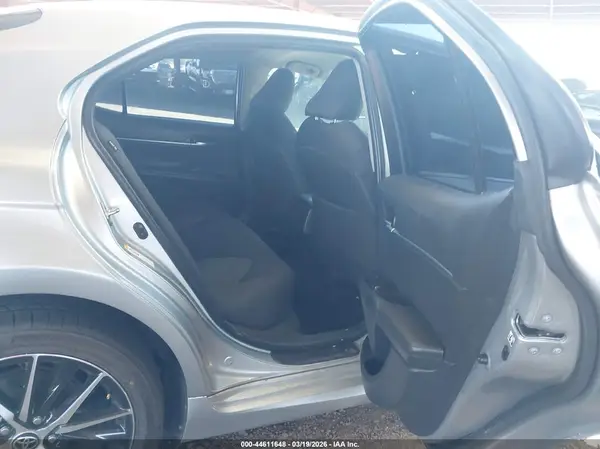 4T1B11HK2JU593786 2018 TOYOTA CAMRY - Image 8