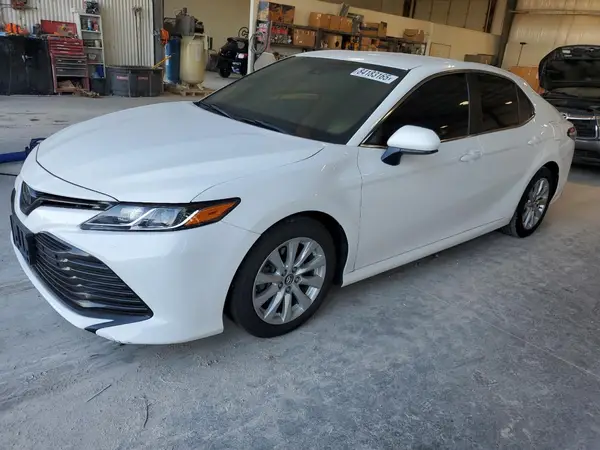 4T1B11HK2JU595201 2018 TOYOTA CAMRY - Image 1