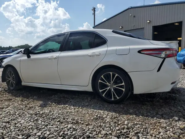 4T1B11HK2JU595716 2018 TOYOTA CAMRY - Image 2