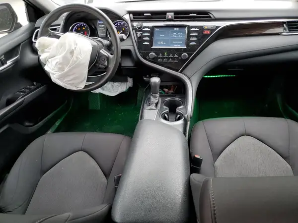 4T1B11HK2JU597076 2018 TOYOTA CAMRY - Image 8