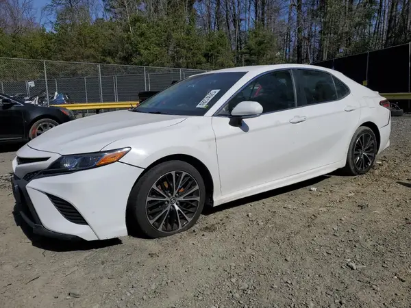 4T1B11HK2JU597322 2018 TOYOTA CAMRY - Image 1