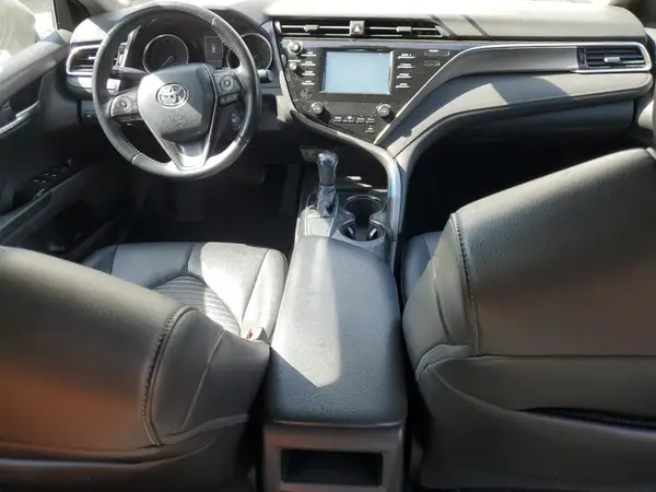 4T1B11HK2JU597322 2018 TOYOTA CAMRY - Image 8