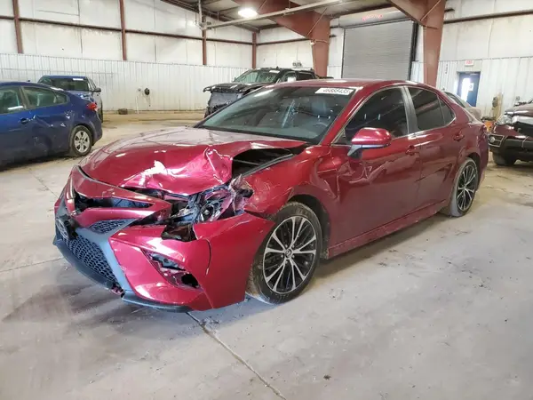 4T1B11HK2JU597692 2018 TOYOTA CAMRY - Image 1