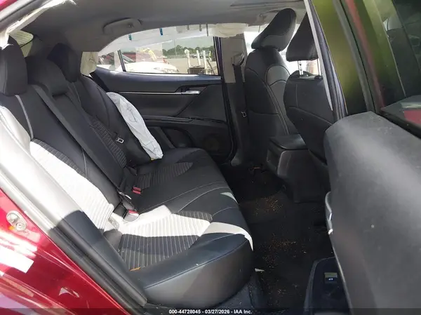 4T1B11HK2JU597806 2018 TOYOTA CAMRY - Image 8