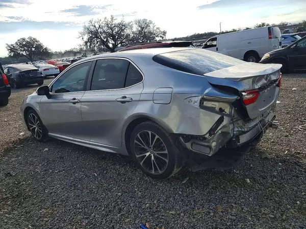 4T1B11HK2JU598583 2018 TOYOTA CAMRY - Image 2
