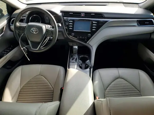 4T1B11HK2JU598583 2018 TOYOTA CAMRY - Image 8