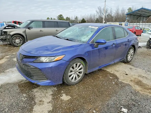 4T1B11HK2JU599961 2018 TOYOTA CAMRY - Image 1
