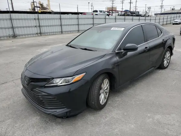4T1B11HK2JU602275 2018 TOYOTA CAMRY - Image 1