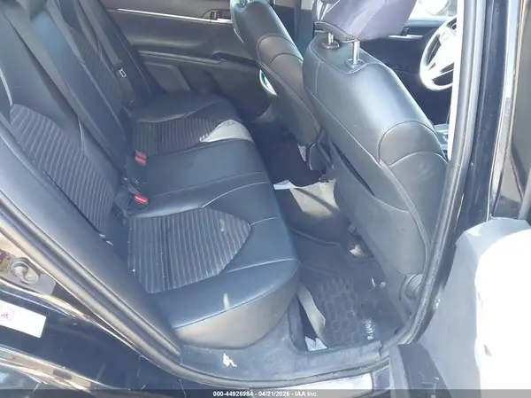 4T1B11HK2JU603782 2018 TOYOTA CAMRY - Image 8