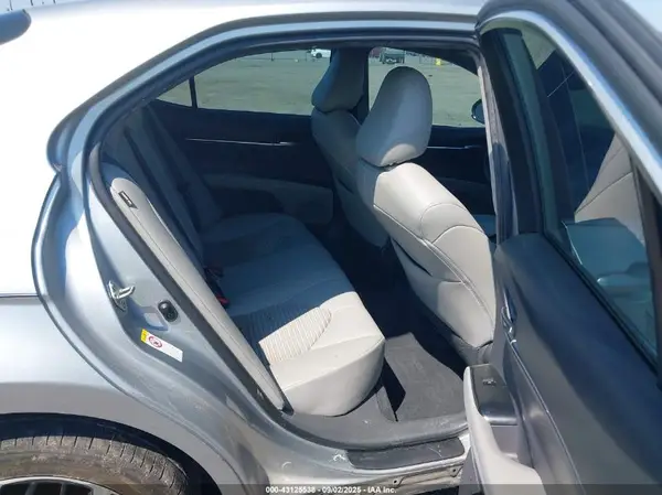 4T1B11HK2JU603796 2018 TOYOTA CAMRY - Image 8