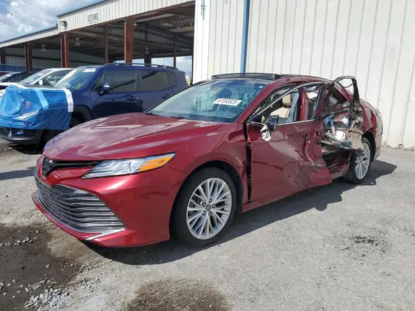 4T1B11HK2JU604690 2018 TOYOTA CAMRY - Image 1