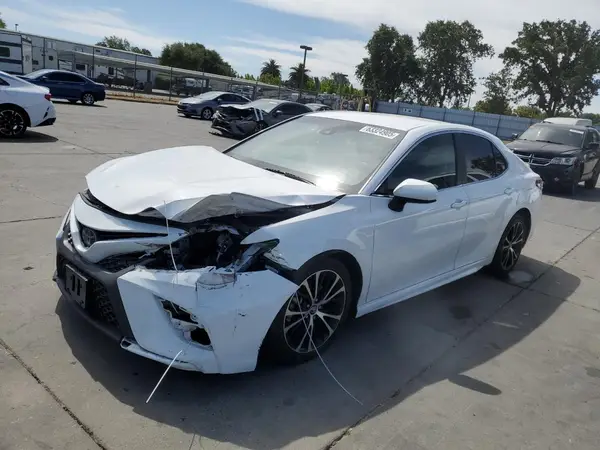4T1B11HK2JU604799 2018 TOYOTA CAMRY - Image 1