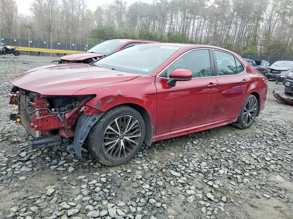 4T1B11HK2JU607069 2018 TOYOTA CAMRY - Image 1