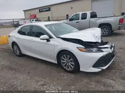 4T1B11HK2JU607525 2018 TOYOTA CAMRY