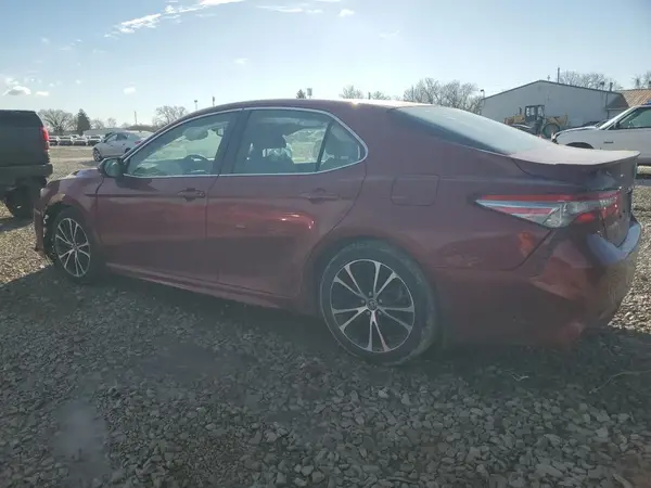 4T1B11HK2JU610392 2018 TOYOTA CAMRY - Image 2