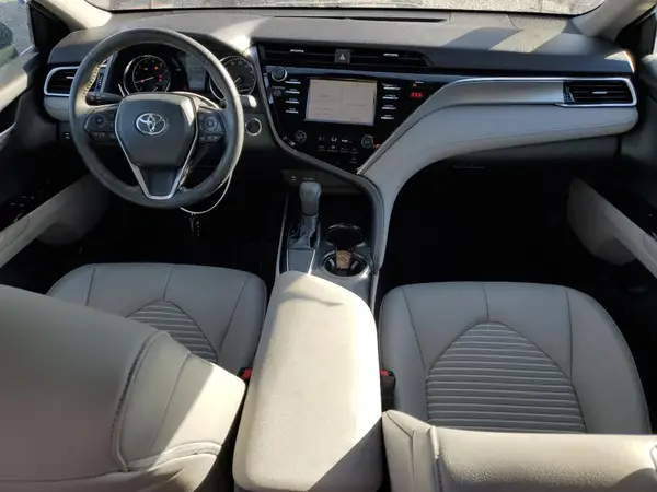 4T1B11HK2JU610392 2018 TOYOTA CAMRY - Image 8