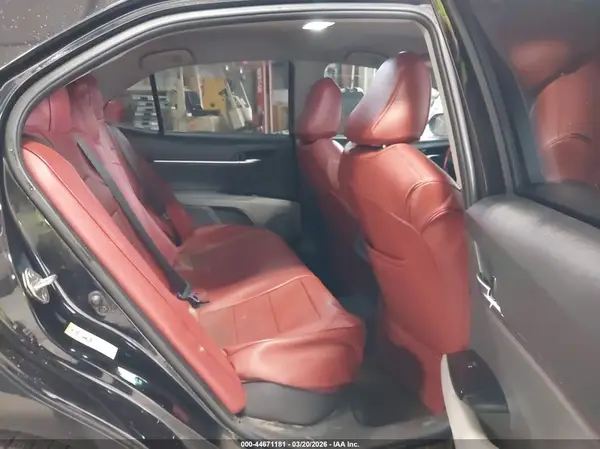 4T1B11HK2JU610411 2018 TOYOTA CAMRY - Image 8