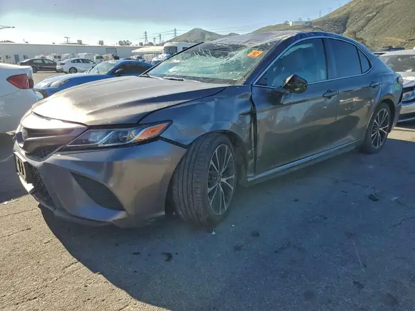 4T1B11HK2JU611445 2018 TOYOTA CAMRY - Image 1