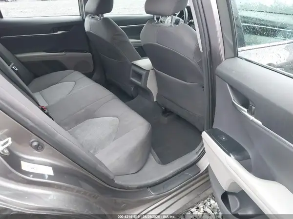4T1B11HK2JU611946 2018 TOYOTA CAMRY - Image 8
