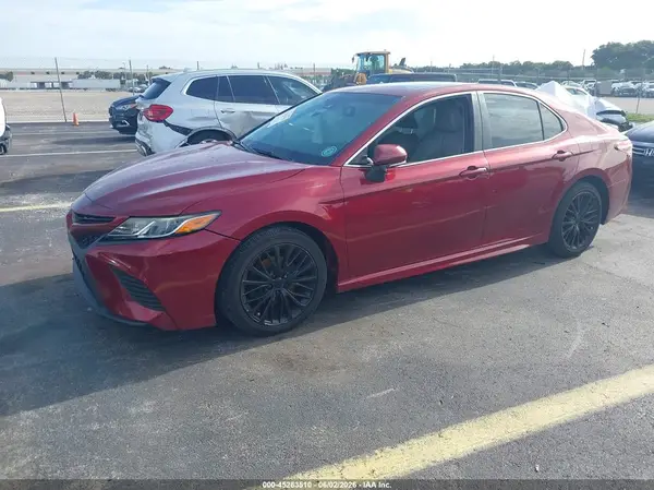 4T1B11HK2JU613096 2018 TOYOTA CAMRY - Image 2