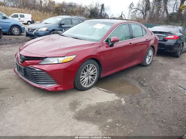 4T1B11HK2JU616533 2018 TOYOTA CAMRY - Image 2