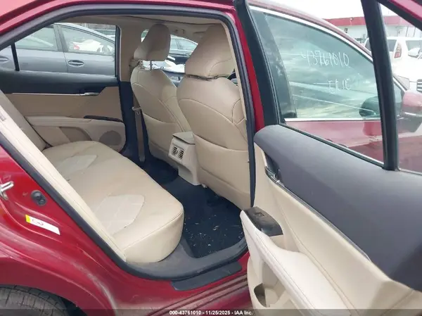 4T1B11HK2JU616533 2018 TOYOTA CAMRY - Image 8