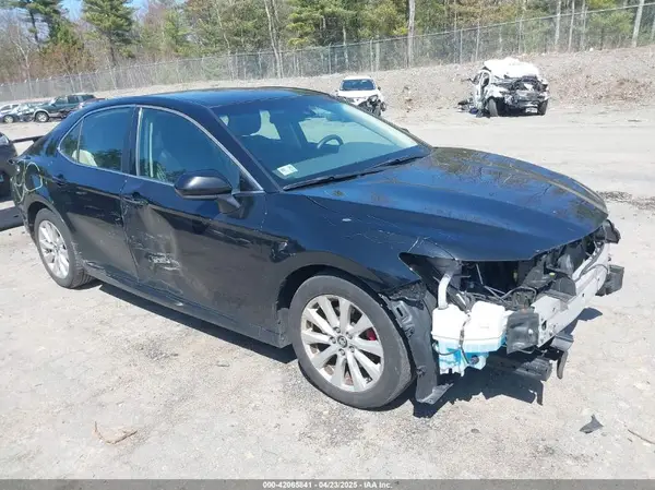 4T1B11HK2JU616919 2018 TOYOTA CAMRY - Image 1