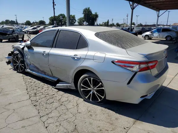 4T1B11HK2JU617035 2018 TOYOTA CAMRY - Image 2