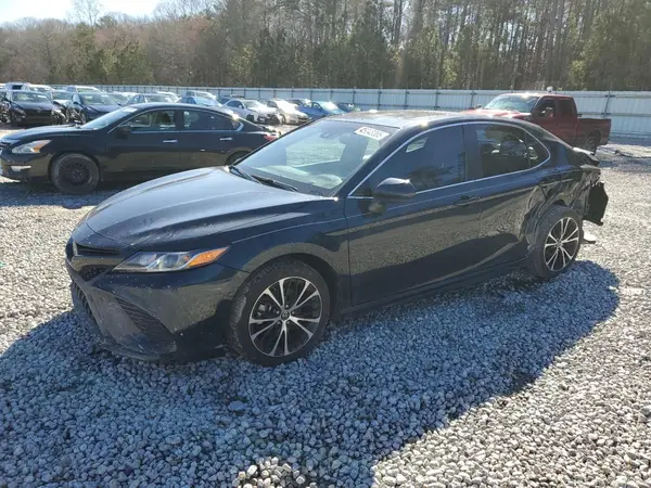 4T1B11HK2JU617679 2018 TOYOTA CAMRY - Image 1