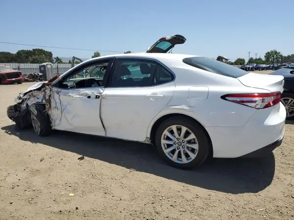 4T1B11HK2JU619268 2018 TOYOTA CAMRY - Image 2