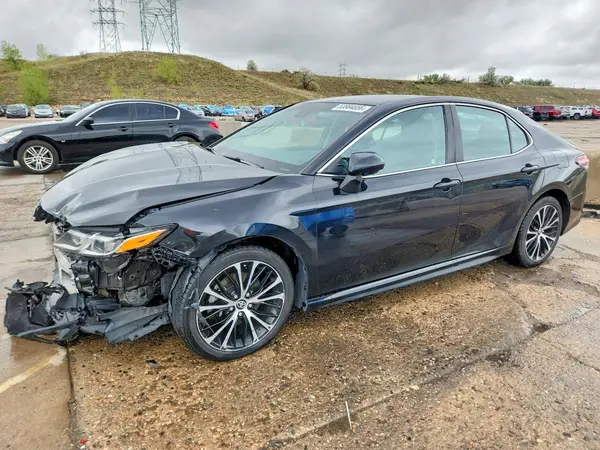 4T1B11HK2JU620579 2018 TOYOTA CAMRY - Image 1