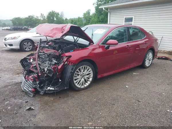 4T1B11HK2JU620680 2018 TOYOTA CAMRY - Image 2