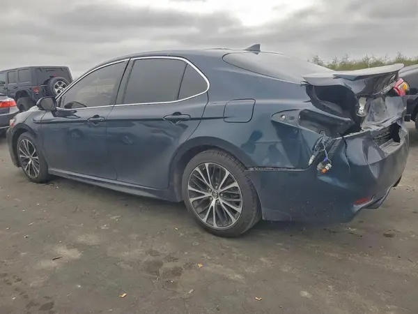 4T1B11HK2JU621442 2018 TOYOTA CAMRY - Image 2